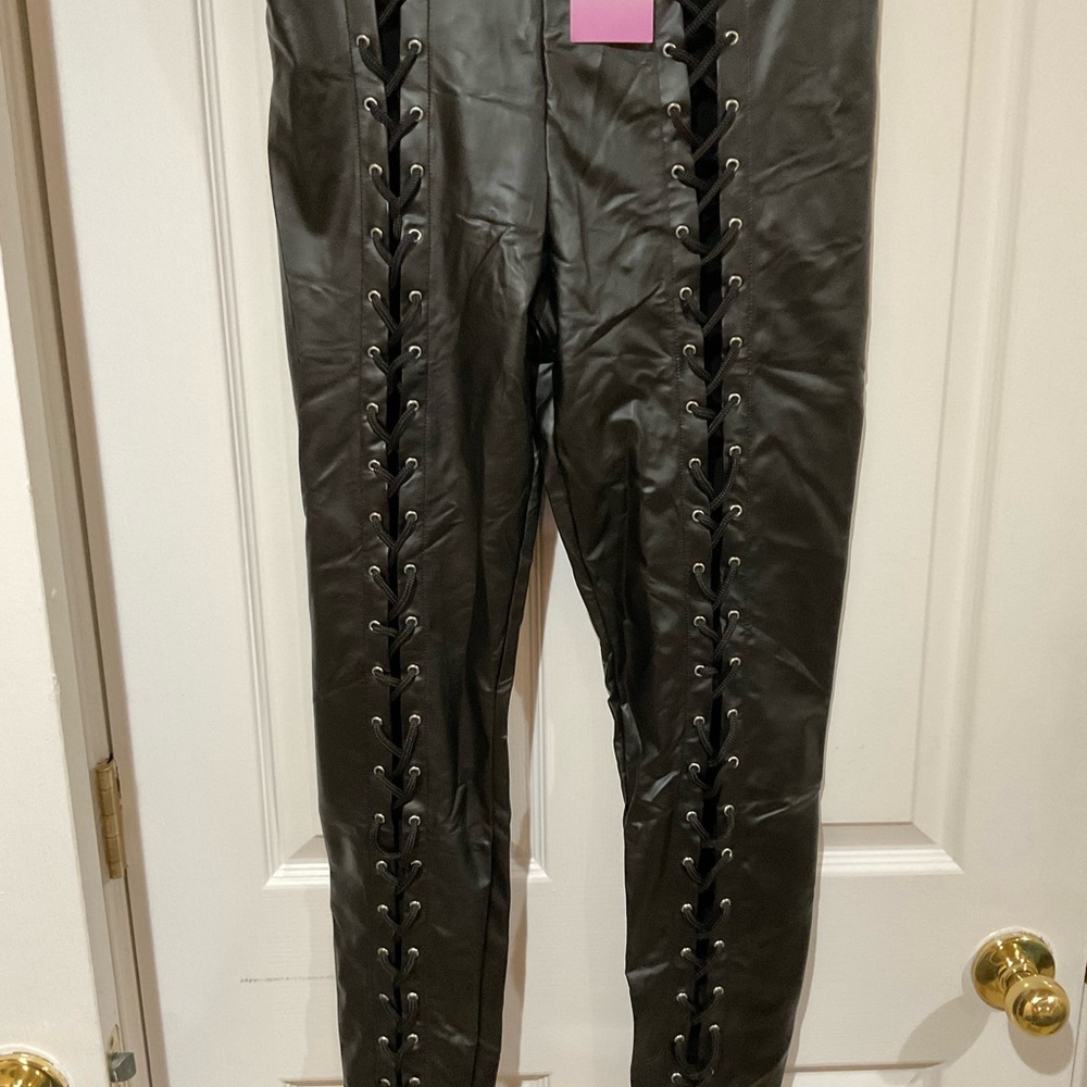 ✨ NWT 2X LACE-UP FAUX LEATHER LEGGINGS | EDGY STATEMENT 🔥